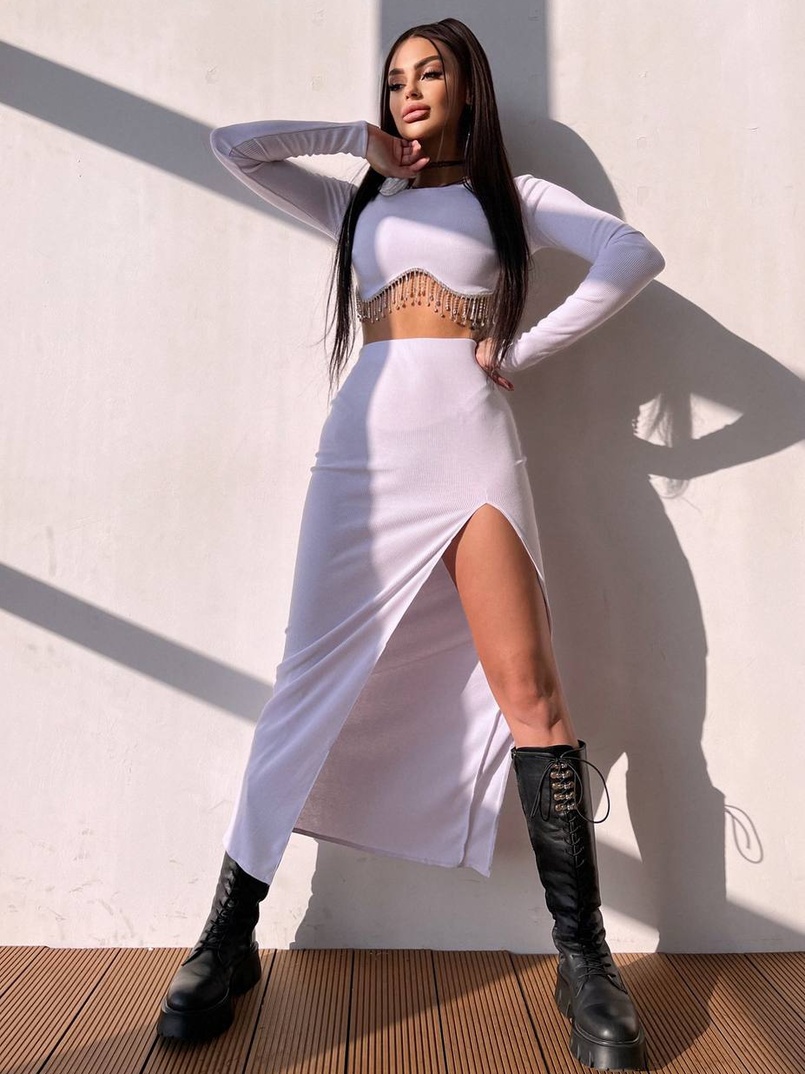 Комплект: спідниця з розрізом + топ, декорований бахромой зі страз Комплект: спідниця з розрізом + топ, декорований бахромой зі страз | PUSHKA SHOP