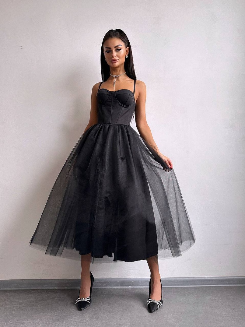 Сукня міді із чашечками з пишною спідницею Сукня міді із чашечками з пишною спідницею | PUSHKA SHOP