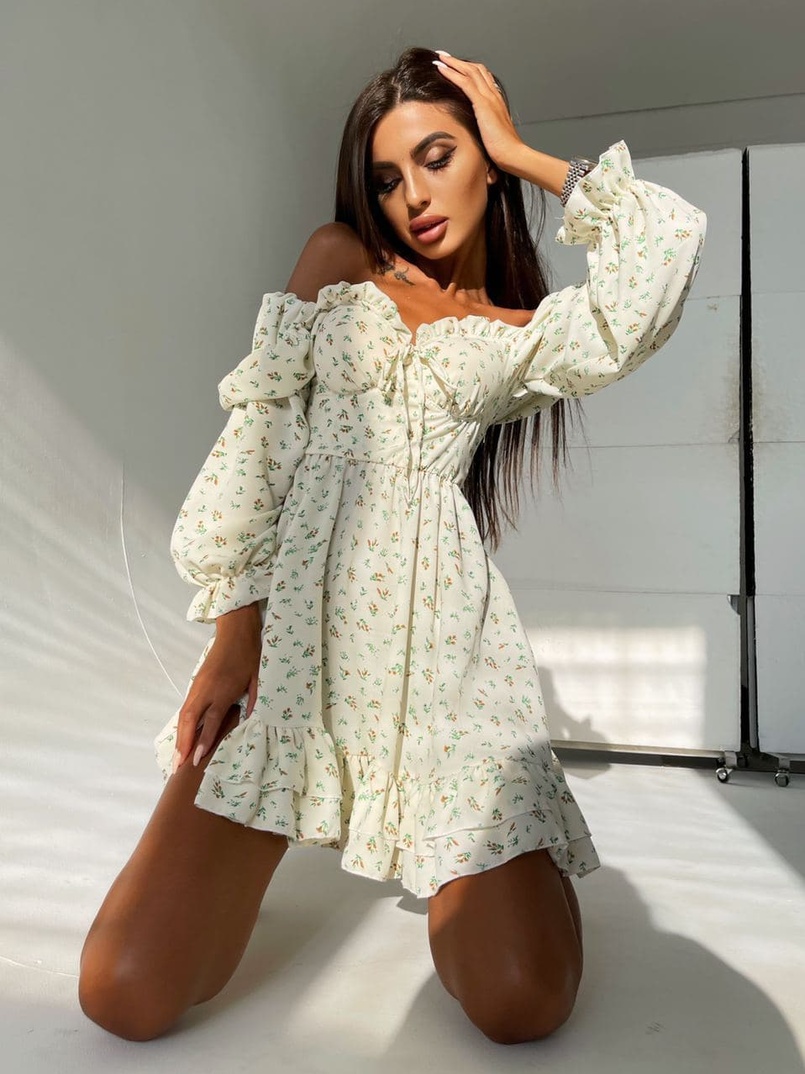 Цветочное платье-бюстье с чашечками и пышной юбкой с оборками Цветочное платье-бюстье с чашечками и пышной юбкой с оборками | PUSHKA SHOP