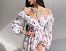 Цветочное платье-миди с разрезом и объемными рукавами Цветочное платье-миди с разрезом и объемными рукавами | PUSHKA SHOP