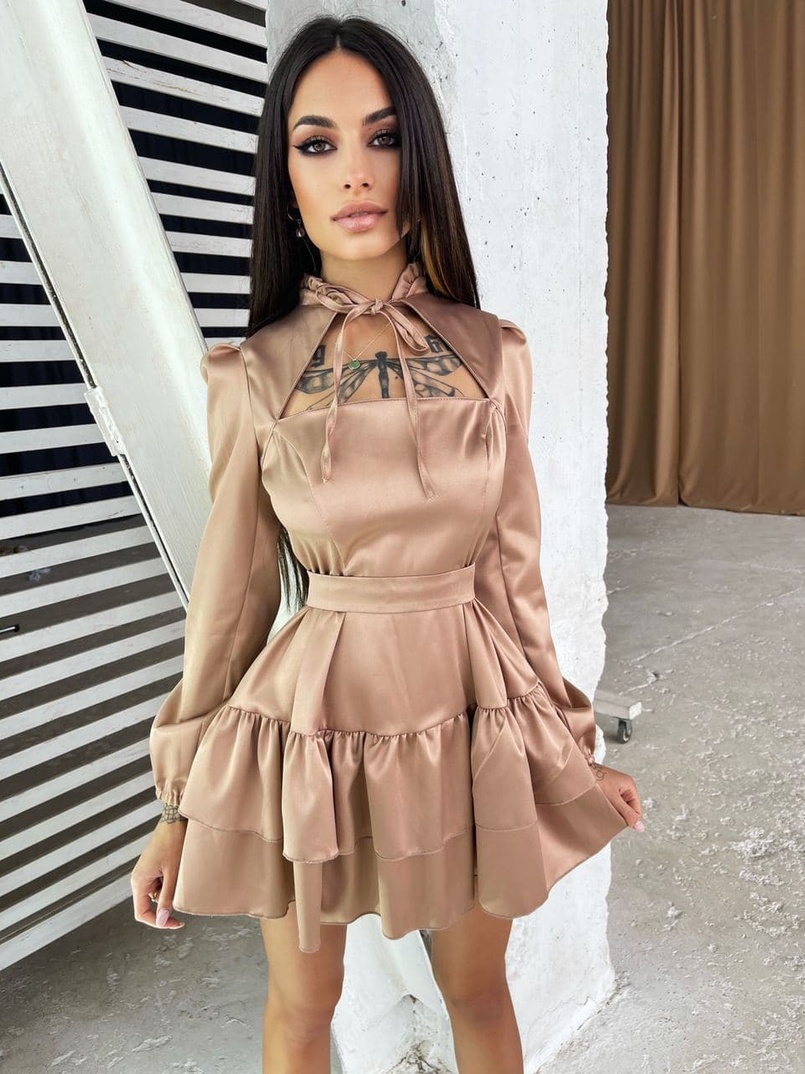 Атласное платье с рюшами  | PUSHKA SHOP