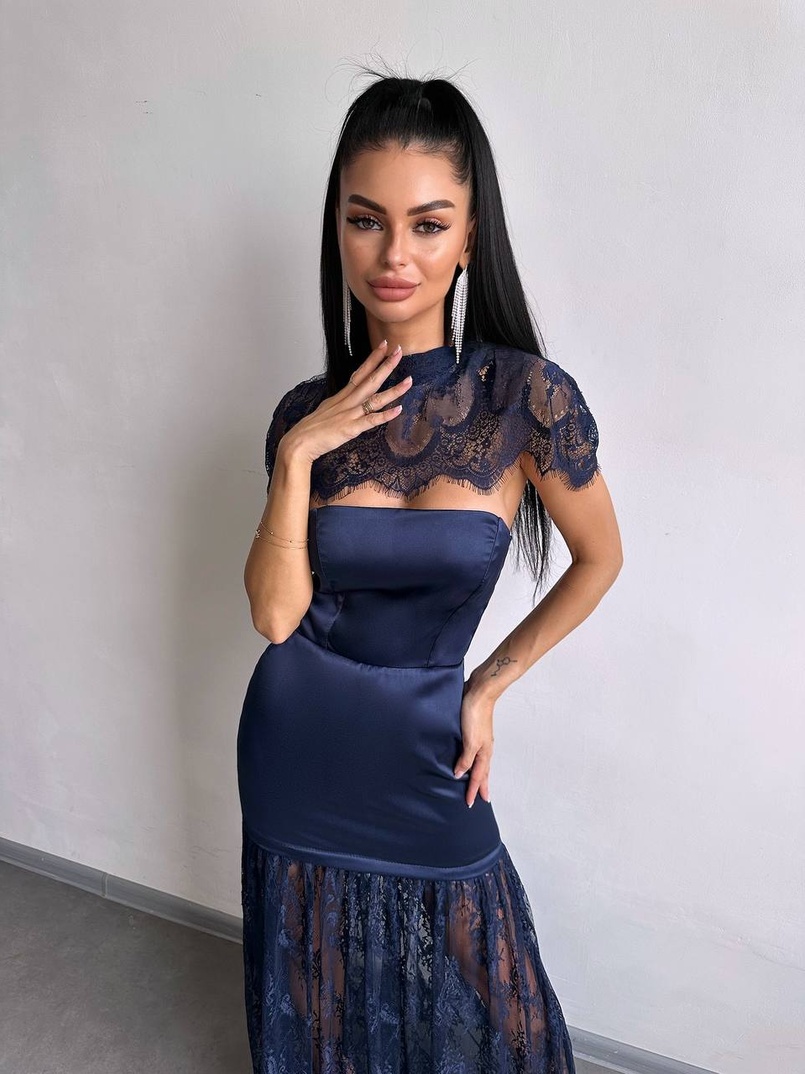 Елегантна сукня максі з мереживом Елегантна сукня максі з мереживом | PUSHKA SHOP