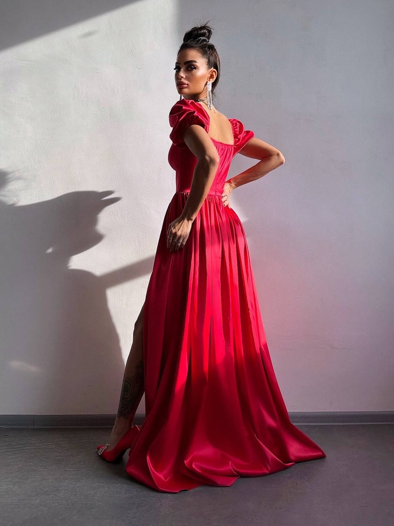 Атласна сукня максі із розрізом на спідниці | PUSHKA SHOP