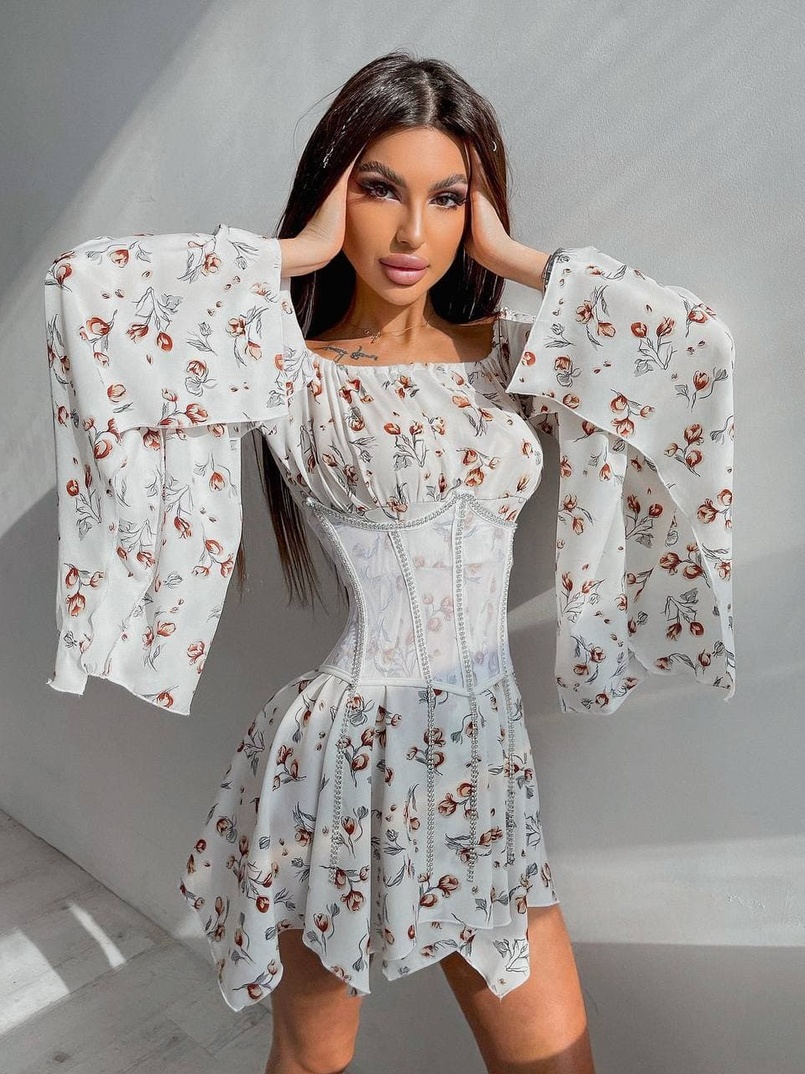 Платье  ассиметричного кроя с расклешенными рукавами + корсет декорированный стразами  | PUSHKA SHOP