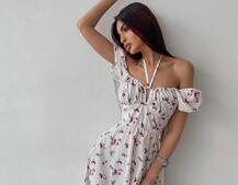 Платье миди с завязками на груди в цветочный принт Платье миди с завязками на груди в цветочный принт | PUSHKA SHOP