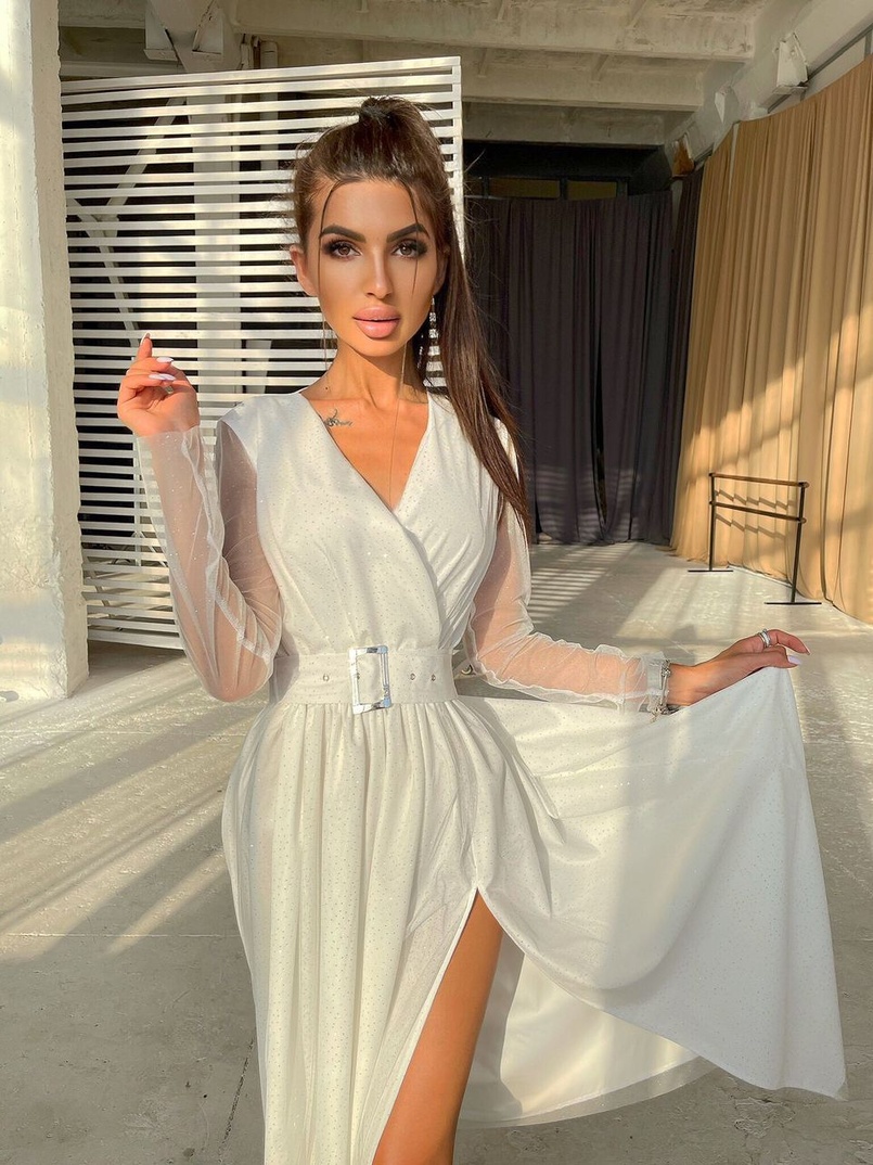 Блестящее платье-миди с запахом на груди и разрезом на юбке Блестящее платье-миди с запахом на груди и разрезом на юбке | PUSHKA SHOP