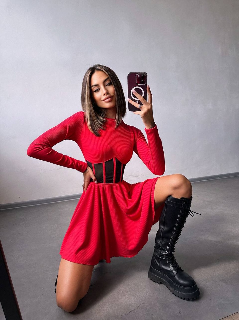 Приталена сукня з корсетною вставкою та спідницею-сонцем Приталена сукня з корсетною вставкою та спідницею-сонцем | PUSHKA SHOP