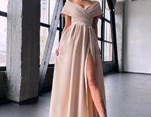 Сукня максі  з відкритими плечима та розрізом на спідниці Сукня максі  з відкритими плечима та розрізом на спідниці | PUSHKA SHOP