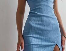 Трикотажное облегающее платье поло с разрезом Трикотажное облегающее платье поло с разрезом | PUSHKA SHOP