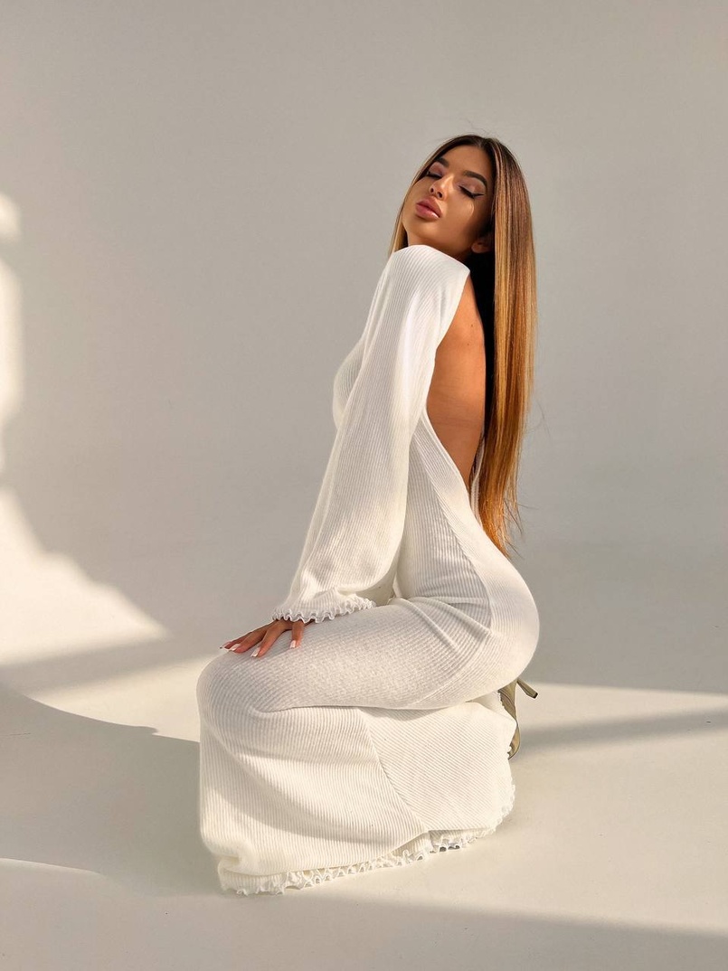 Трикотажна сукня максі з розкльошеними рукавами та відкритою спиною | PUSHKA SHOP