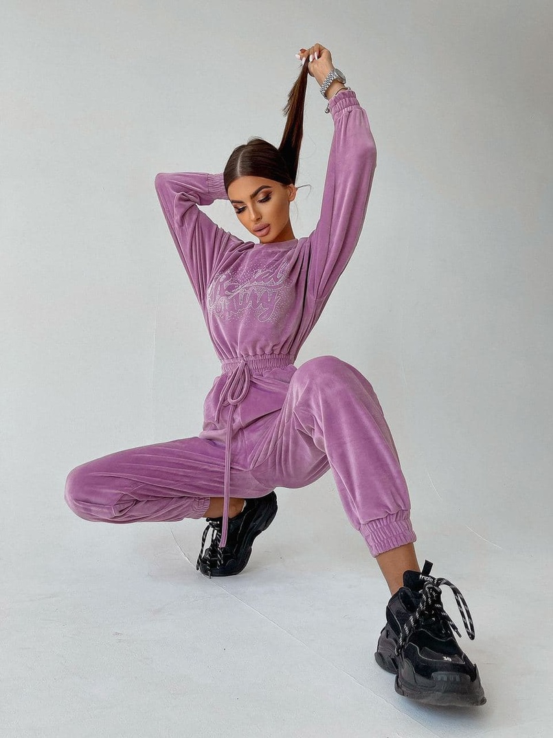 Плюшевый комбинезон, декорированный стразами Плюшевый комбинезон, декорированный стразами | PUSHKA SHOP