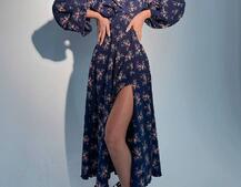 Цветочное платье-миди с разрезом и объемными рукавами | PUSHKA SHOP