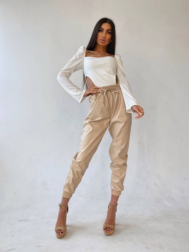 Комплект: топ + джоггеры из эко-кожи Комплект: топ + джоггеры из эко-кожи | PUSHKA SHOP