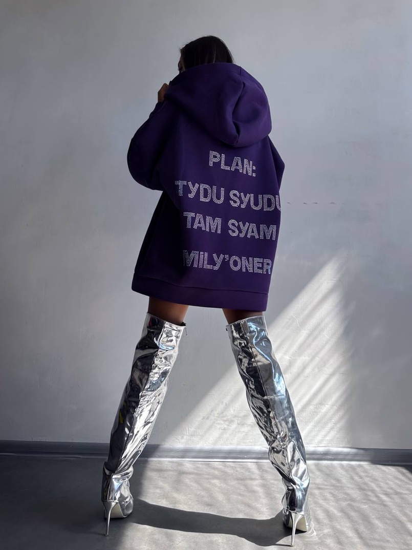 Трендове худі over size із сяючими стразами Трендове худі over size із сяючими стразами | PUSHKA SHOP