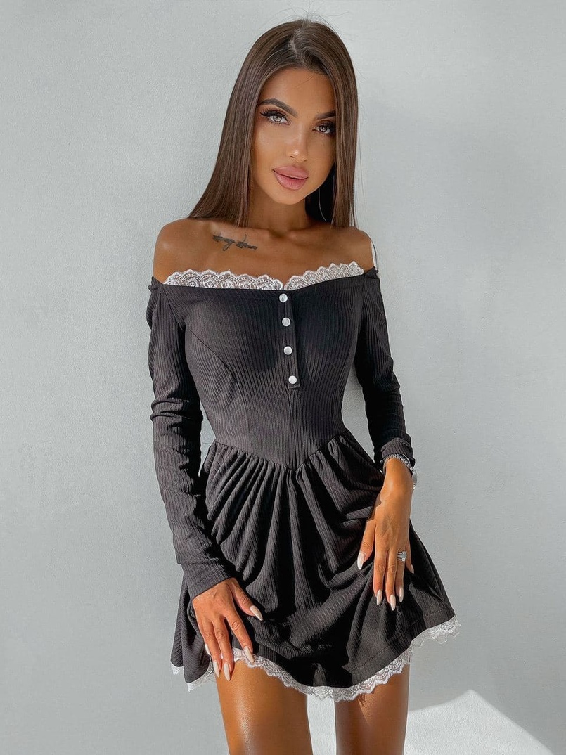 Трикотажное платье, декорированное кружевом Трикотажное платье, декорированное кружевом | PUSHKA SHOP