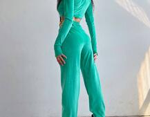 Велюровий костюм з ланцюжками: топ + джоггери Велюровий костюм з ланцюжками: топ + джоггери | PUSHKA SHOP