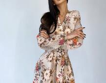 Платье миди с запахом на груди и разрезом на юбке Платье миди с запахом на груди и разрезом на юбке | PUSHKA SHOP