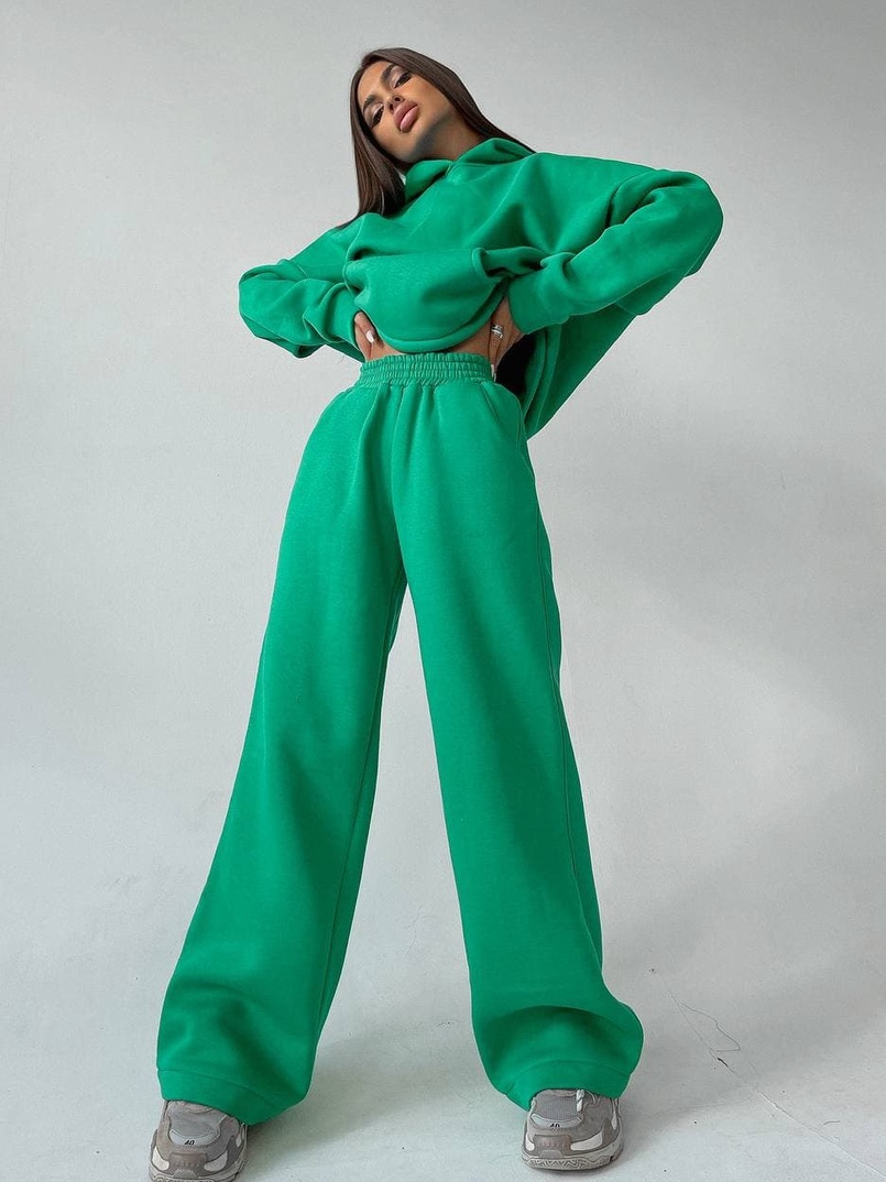 Тёплый костюм с расклешенными брюками Тёплый костюм с расклешенными брюками | PUSHKA SHOP