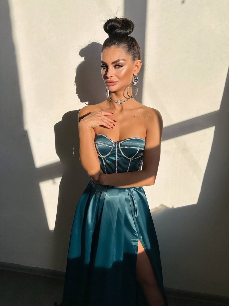 Комплект: корсет-бюстьє , декорований стразами + спідниця максі з розрізом Комплект: корсет-бюстьє , декорований стразами + спідниця максі з розрізом | PUSHKA SHOP