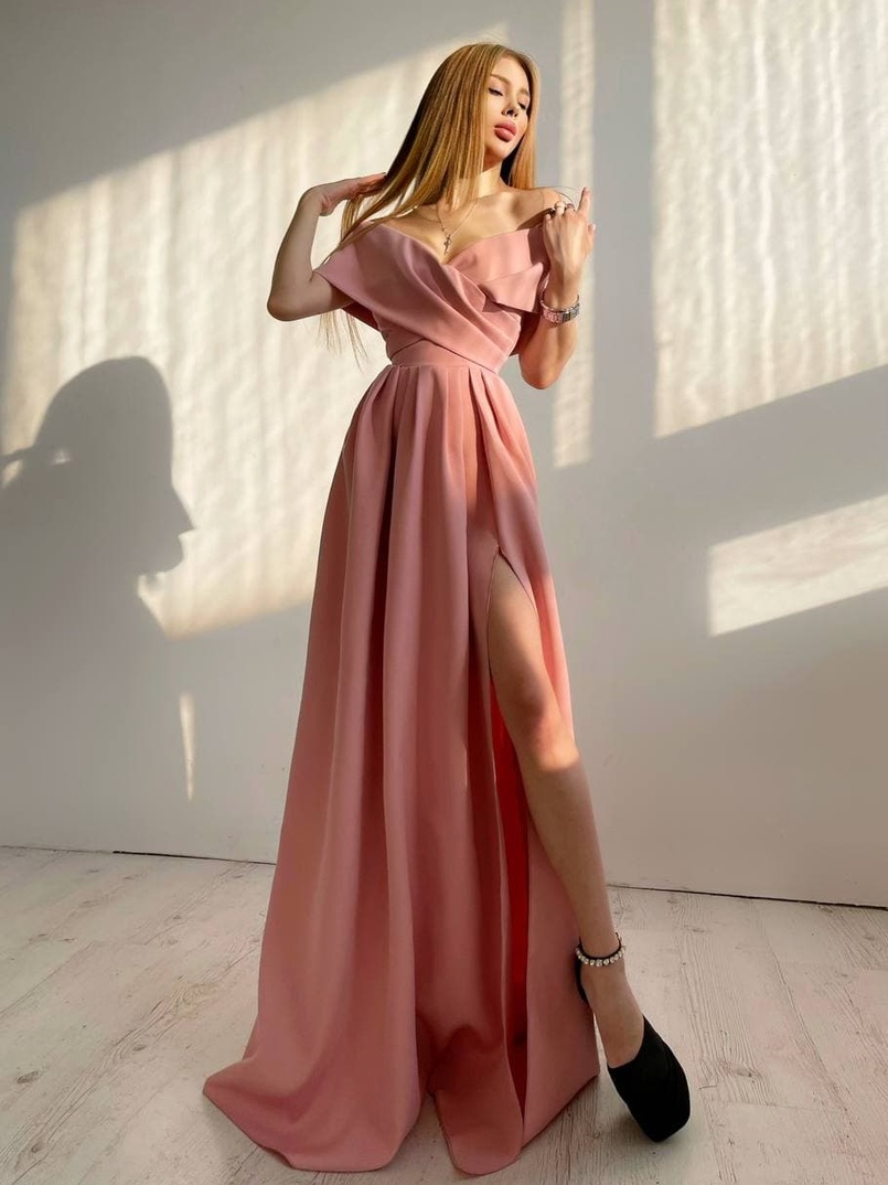 Платье-макси с разрезом | PUSHKA SHOP