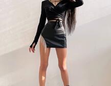 Комплект:  трикотажный топ с запахом + юбка, декорированная бахромой из страз | PUSHKA SHOP