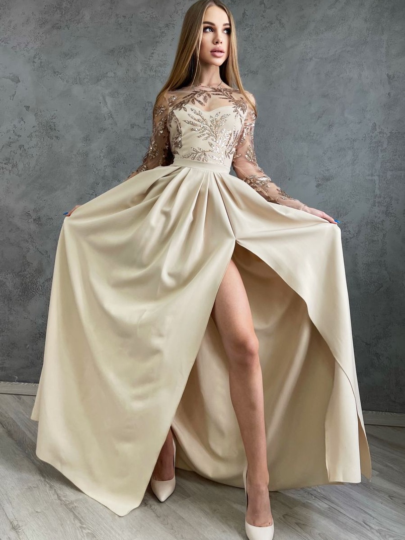 Платье макси с блестящим верхом и разрезом на юбке  | PUSHKA SHOP