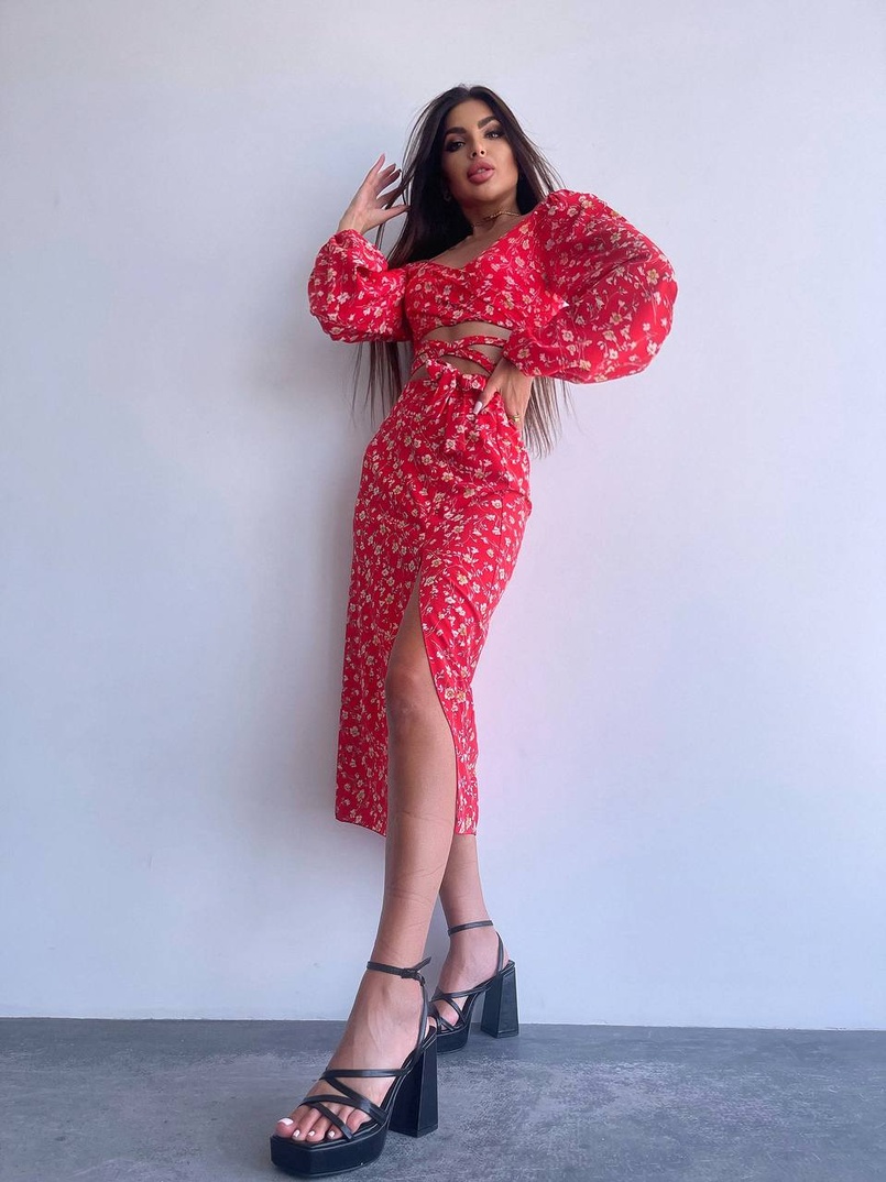 Квітковий комплект: топ із зав'язками на талії + спідниця міді з розрізом Квітковий комплект: топ із зав'язками на талії + спідниця міді з розрізом | PUSHKA SHOP