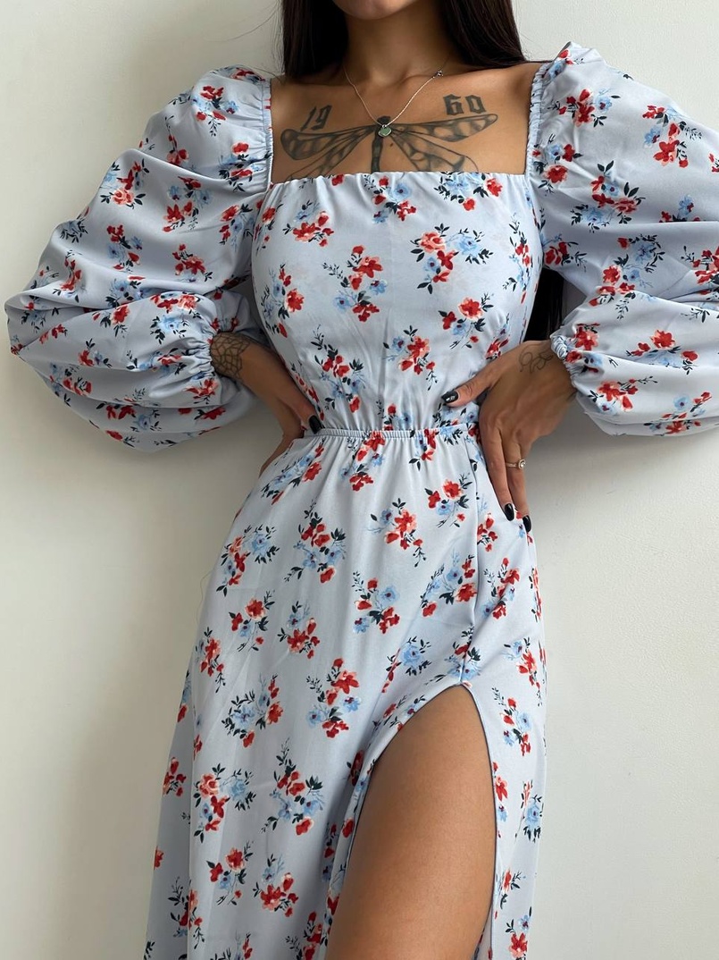 Сукня зі шнурівкою по спинці та розрізом на спідниці Сукня зі шнурівкою по спинці та розрізом на спідниці | PUSHKA SHOP