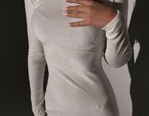 Оксамитова сукня міді з підплічниками, декорована стразами Оксамитова сукня міді з підплічниками, декорована стразами | PUSHKA SHOP