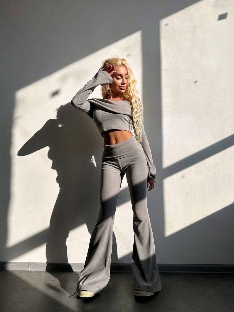 Трикотажний комплект: топ із хомутом + штани кльош | PUSHKA SHOP