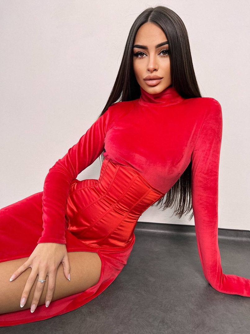 Оксамитова сукня міді з розрізом + атласний корсет Оксамитова сукня міді з розрізом + атласний корсет | PUSHKA SHOP