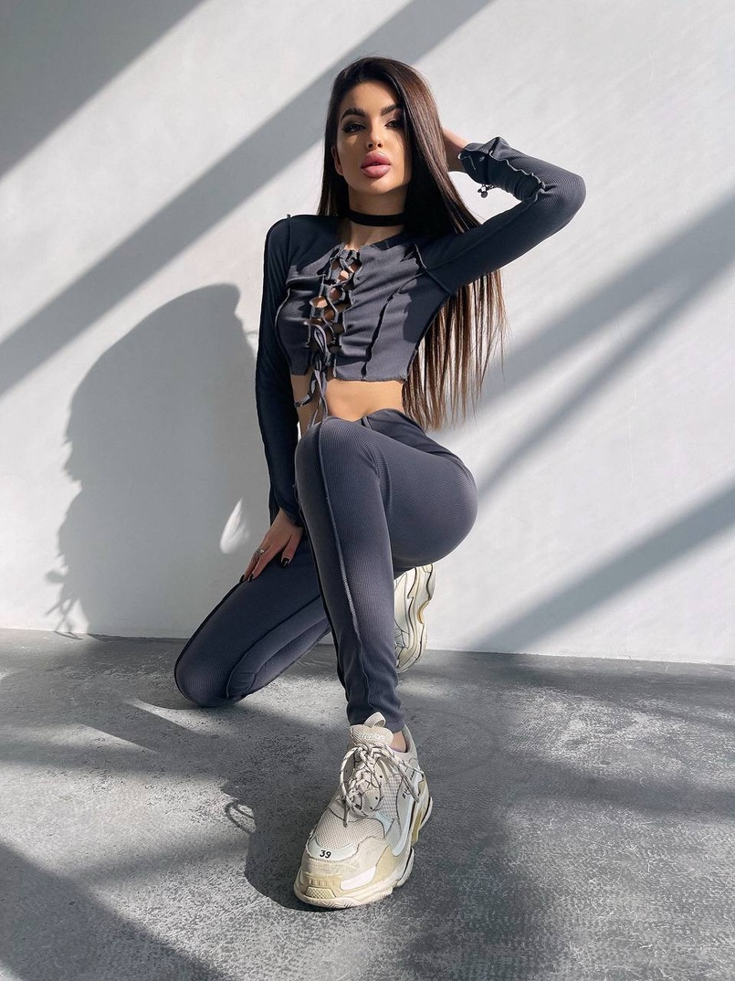 Комплект: топ зі шнурівкою на грудях + легінси | PUSHKA SHOP