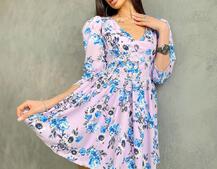 Цветочное платье-мини, декорированное кружевом Цветочное платье-мини, декорированное кружевом | PUSHKA SHOP