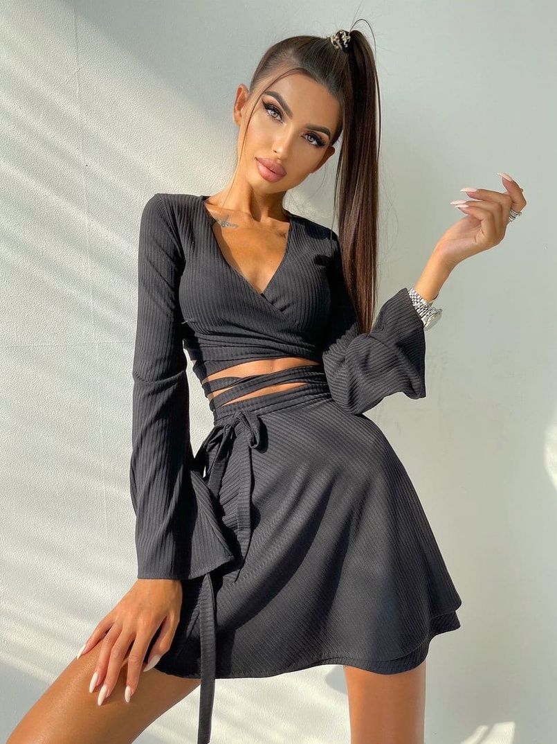 Комплект: топ с завязками на талии + юбка с запахом Комплект: топ с завязками на талии + юбка с запахом | PUSHKA SHOP