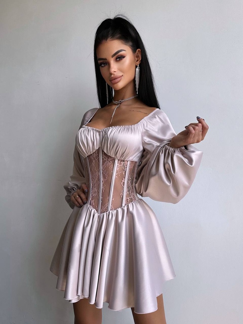 Атласна сукня з обʼємними рукавами та мереживом Атласна сукня з обʼємними рукавами та мереживом | PUSHKA SHOP