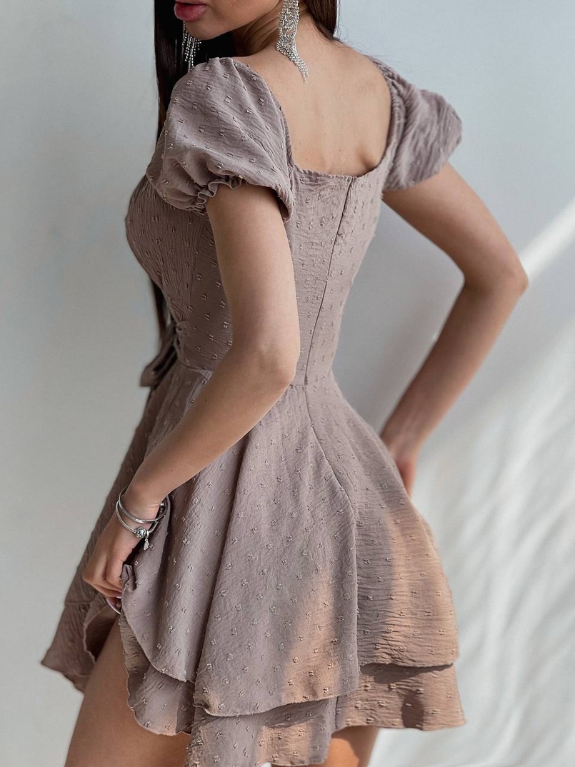 Платье со сборкой на груди и пышной юбкой  | PUSHKA SHOP