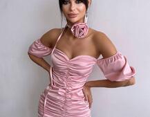 Сукня - міні з драпіруванням та трояндою-чокером Сукня - міні з драпіруванням та трояндою-чокером | PUSHKA SHOP