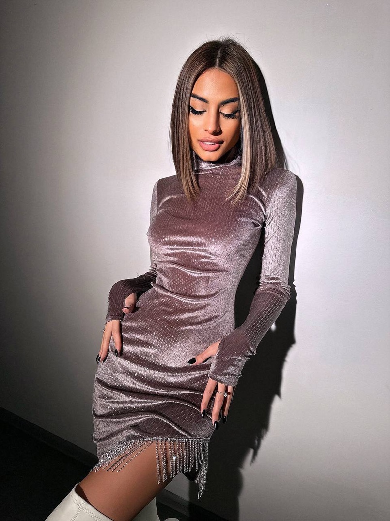 Оксамитова сукня, декорована бахромою зі страз Оксамитова сукня, декорована бахромою зі страз | PUSHKA SHOP