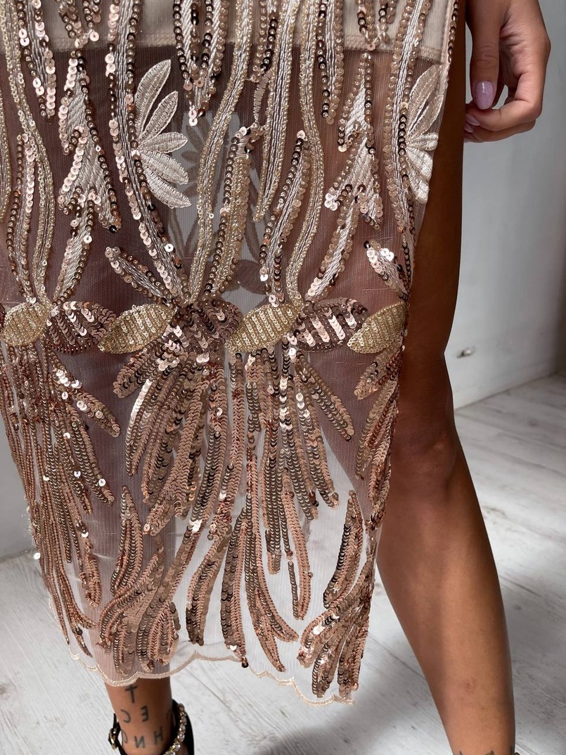 Сукня з візерунками з паєток та розрізом Сукня з візерунками з паєток та розрізом | PUSHKA SHOP