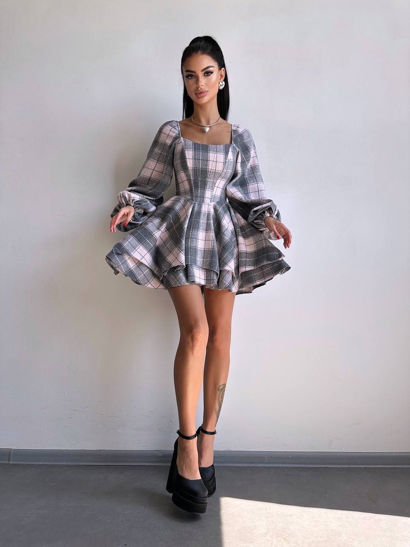 Корсетна сукня з подвійною спідницею та обʼємними рукавами у клітинку Корсетна сукня з подвійною спідницею та обʼємними рукавами у клітинку | PUSHKA SHOP