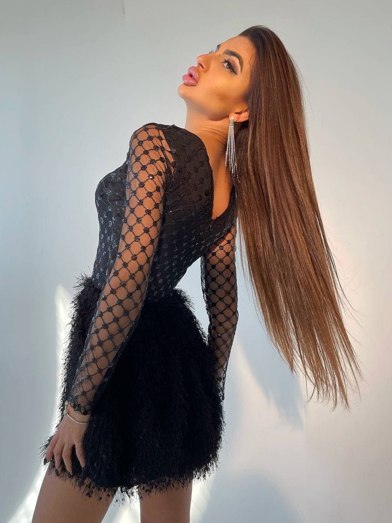 Платье с блестящим верхом и пушистой юбочкой Платье с блестящим верхом и пушистой юбочкой | PUSHKA SHOP