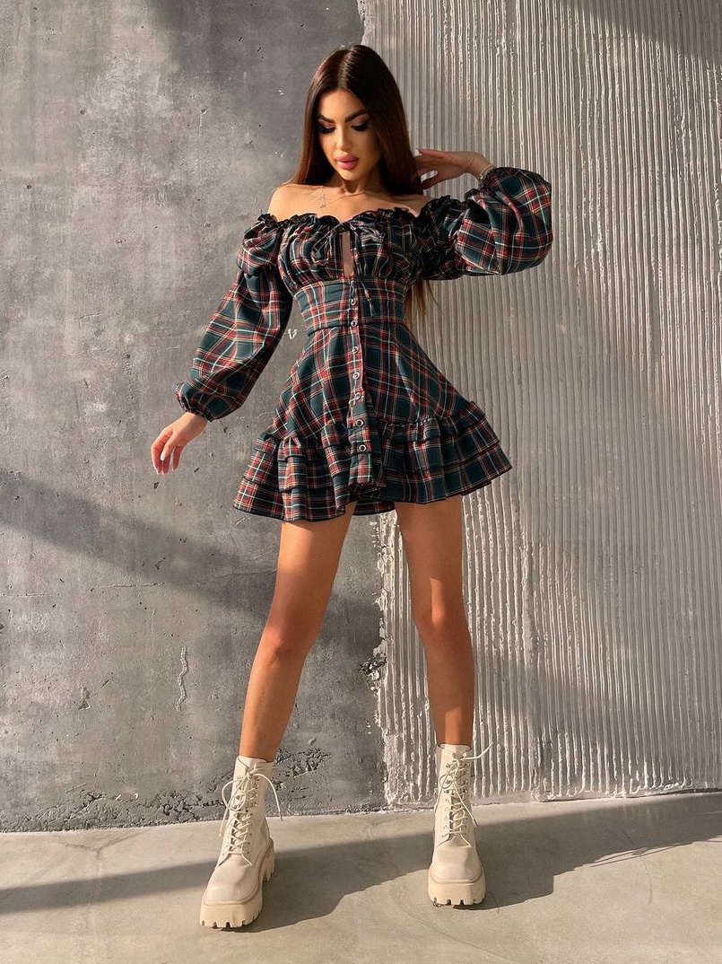 Сукня з об'ємними рукавами та пишною спідницею Сукня з об'ємними рукавами та пишною спідницею | PUSHKA SHOP