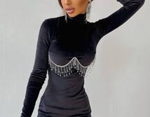 Оксамитова сукня з відкритою спинкою, декорована бахромою зі страз | PUSHKA SHOP