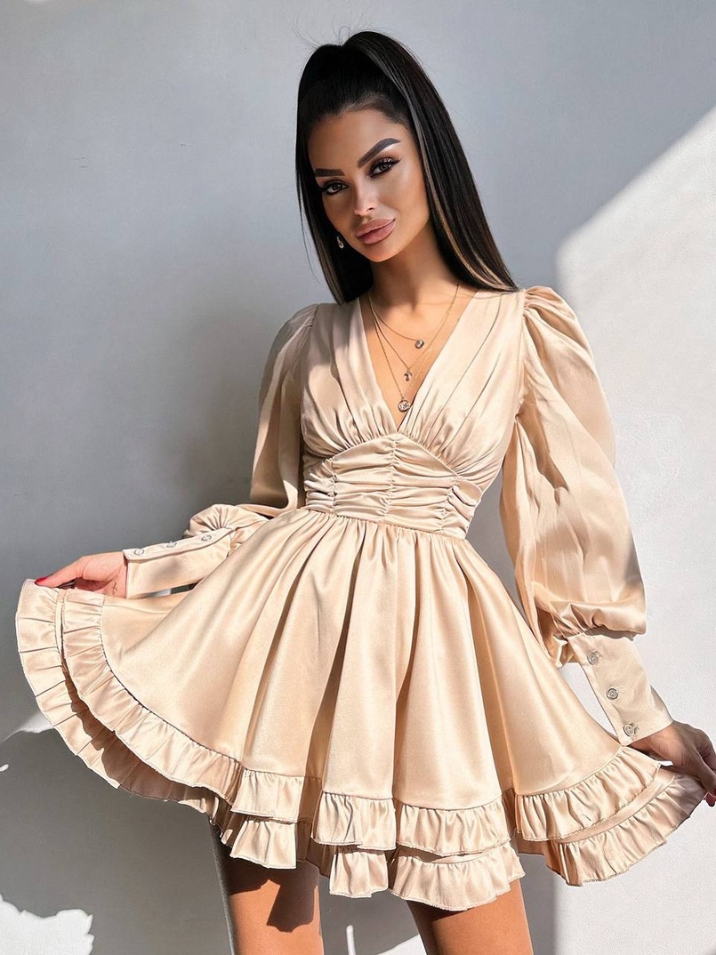 Атласна сукня з пишною подвійною спідницею та об‘ємними рукавами Атласна сукня з пишною подвійною спідницею та об‘ємними рукавами | PUSHKA SHOP