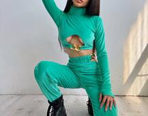 Велюровий костюм з ланцюжками: топ + джоггери Велюровий костюм з ланцюжками: топ + джоггери | PUSHKA SHOP