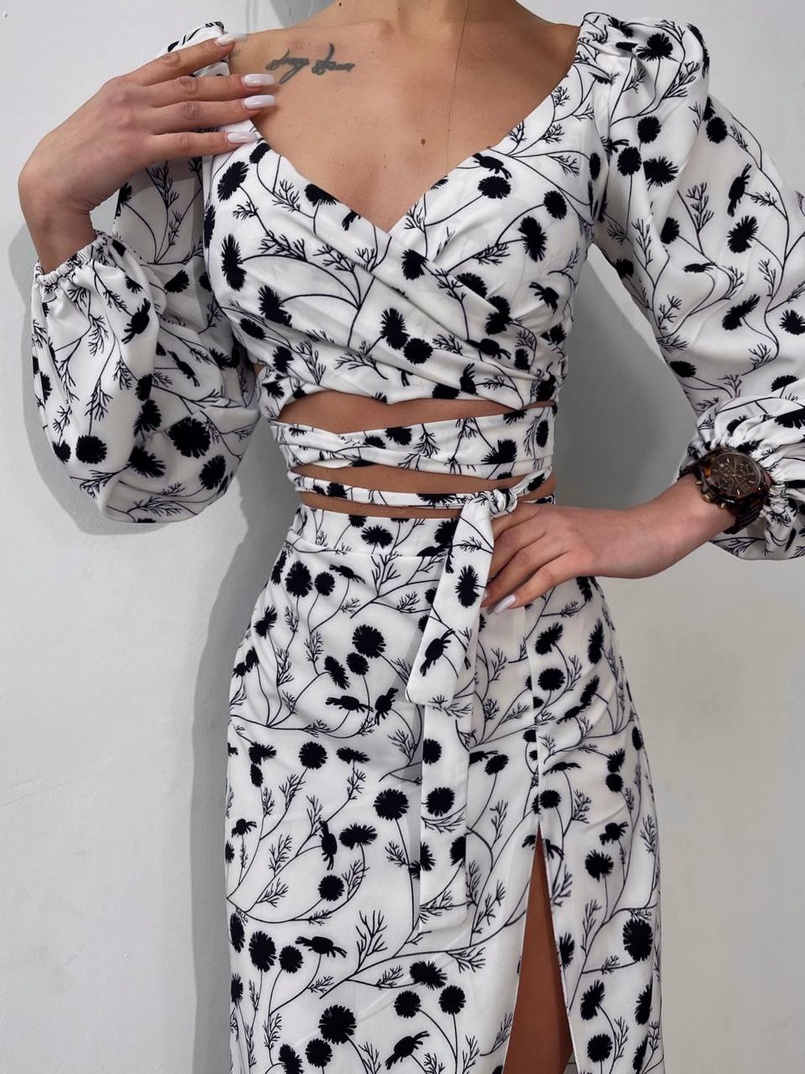 Комплект: топ із зав'язками на талії + спідниця міді з розрізом Комплект: топ із зав'язками на талії + спідниця міді з розрізом | PUSHKA SHOP