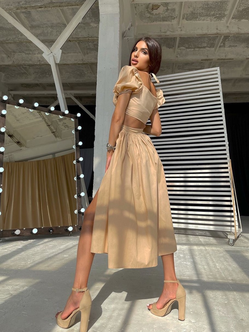 Комплект из хлопка: топ с завязками на груди + юбка-миди с разрезом Комплект из хлопка: топ с завязками на груди + юбка-миди с разрезом | PUSHKA SHOP