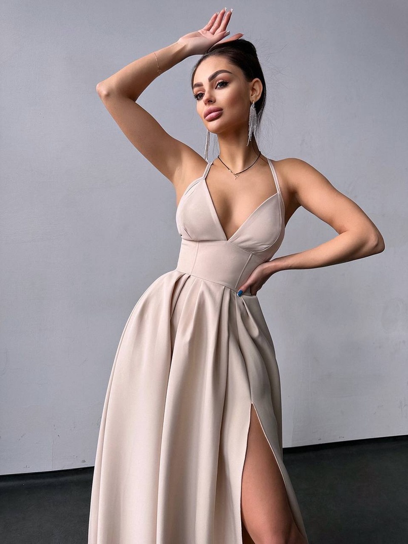 Сукня максі з корсетним верхом і чашечками Сукня максі з корсетним верхом і чашечками | PUSHKA SHOP