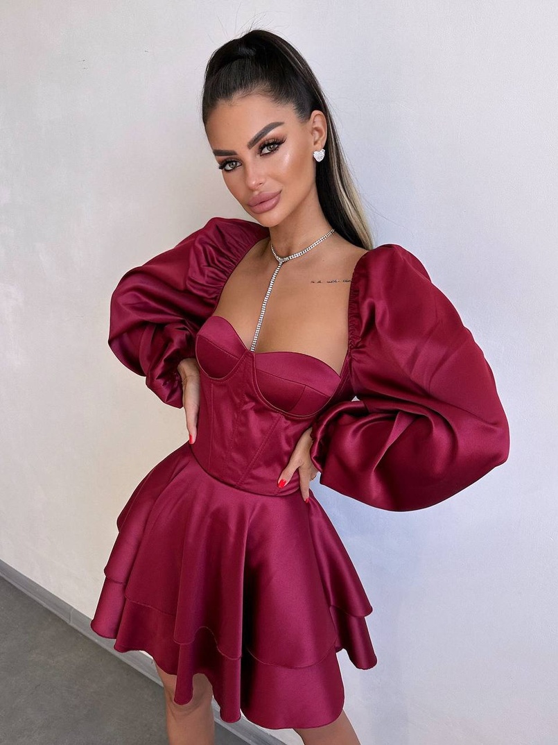 Атласна корсетна сукня бюстьє з пишною подвійною спідницею та об‘ємними рукавами Атласна корсетна сукня бюстьє з пишною подвійною спідницею та об‘ємними рукавами | PUSHKA SHOP