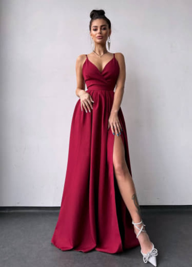 Сукня максі на тонких бретелях з розрізом на спідниці  | PUSHKA SHOP